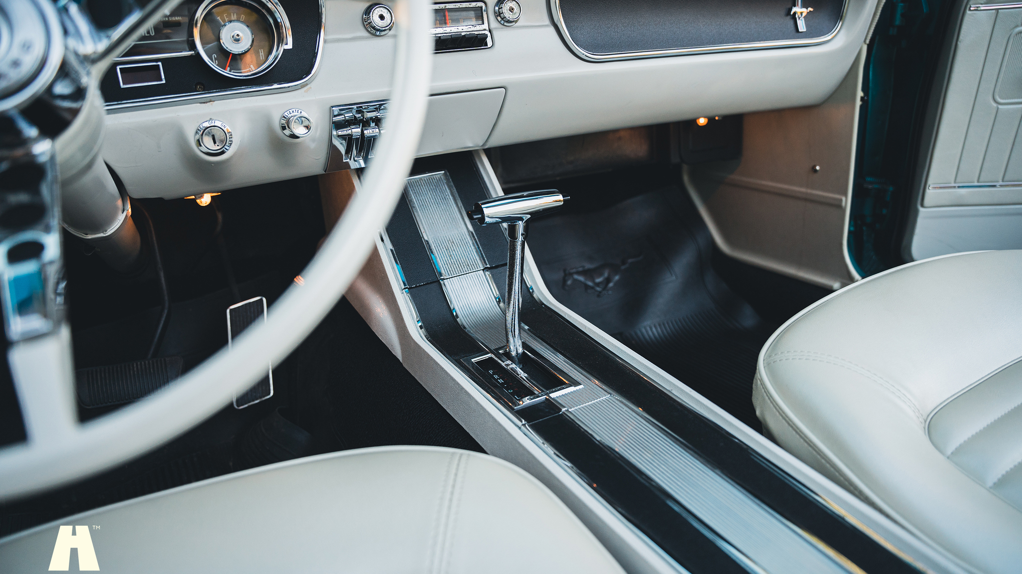 Interiörbild 1965 Ford Mustang Cabriolet (18)