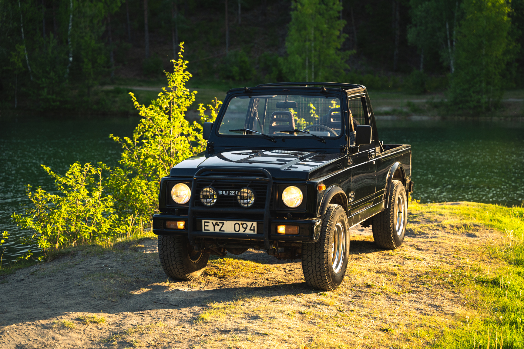 Exterior image of 1987 Suzuki SJ413 long