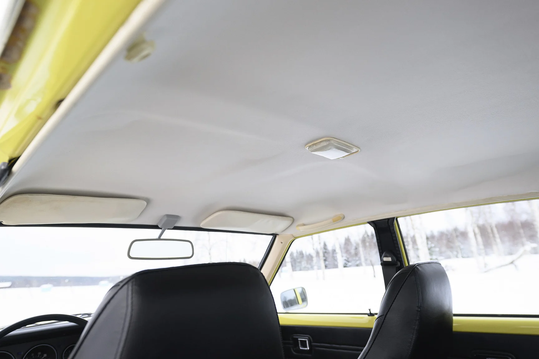 Interiörbild 1975 Toyota Corolla KE30 (12)