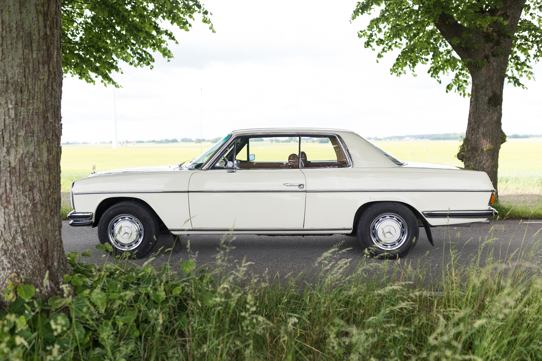 Exteriörbild på 1971 Mercedes 250 C