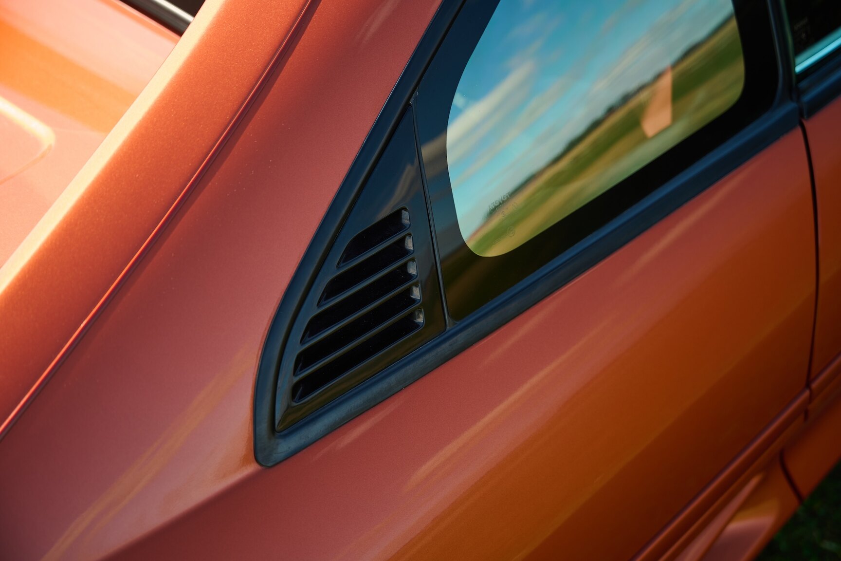 Exterior image of 1999 Toyota MR2 2.0 Turbo