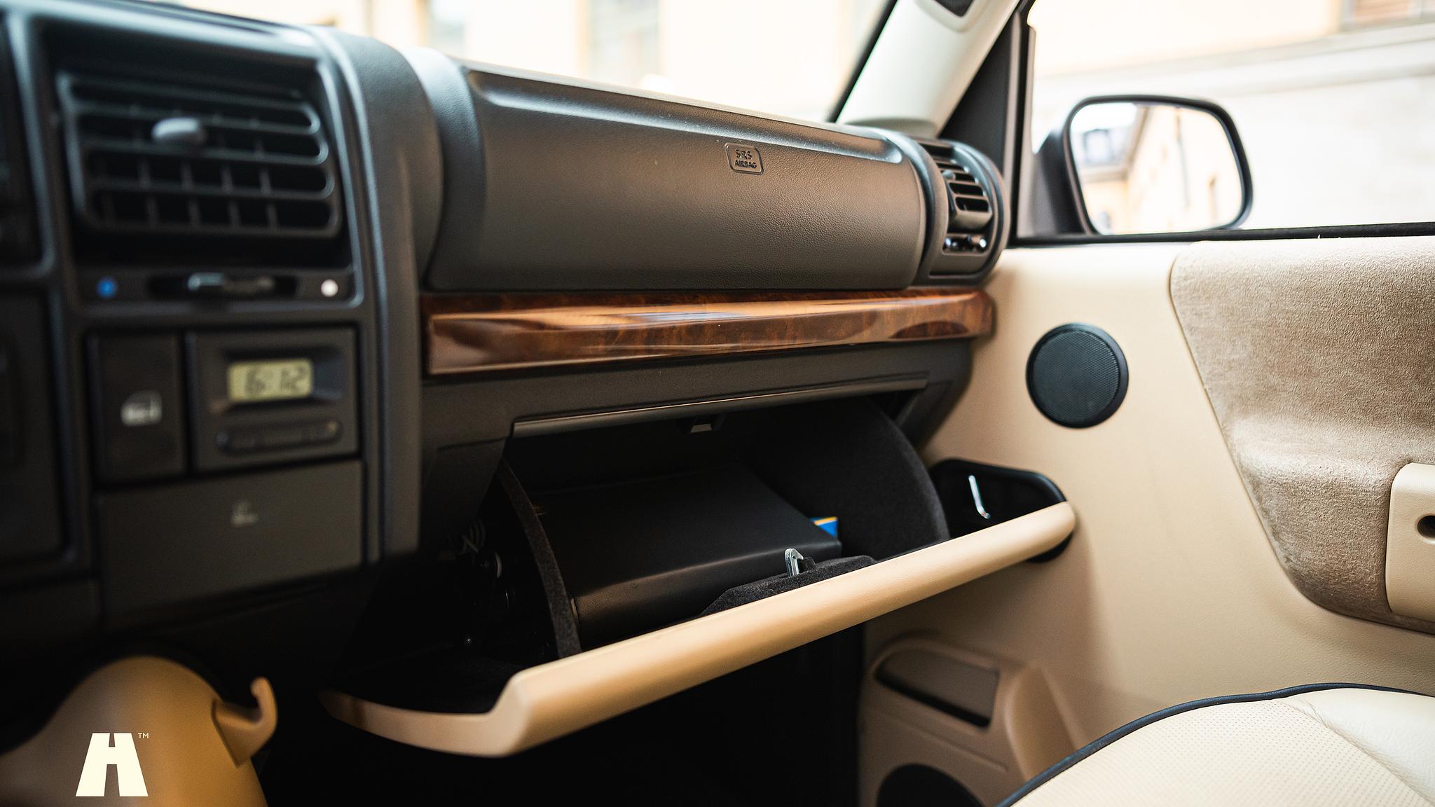 Innenraumfoto von 2003 Land Rover Discovery II, 2003