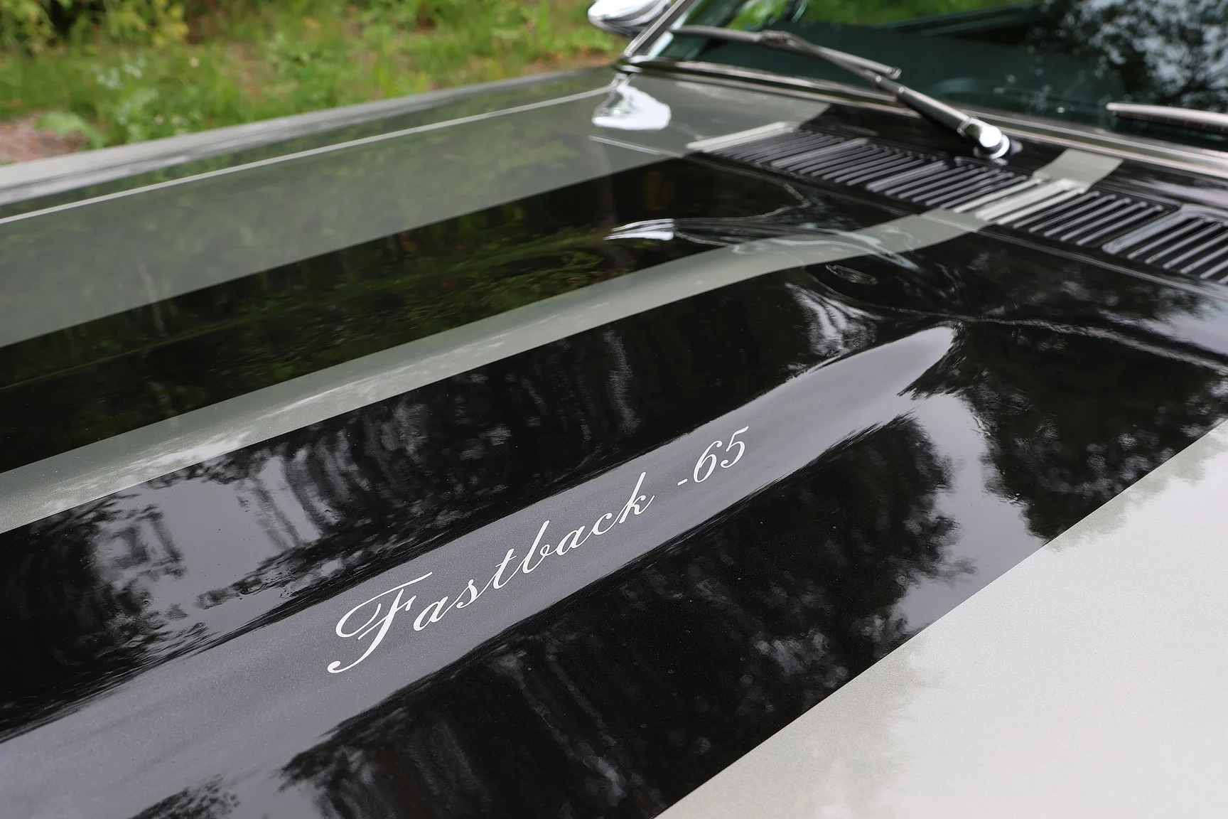 Exteriörbild på 1965 Ford Mustang Fastback Restomod (38)