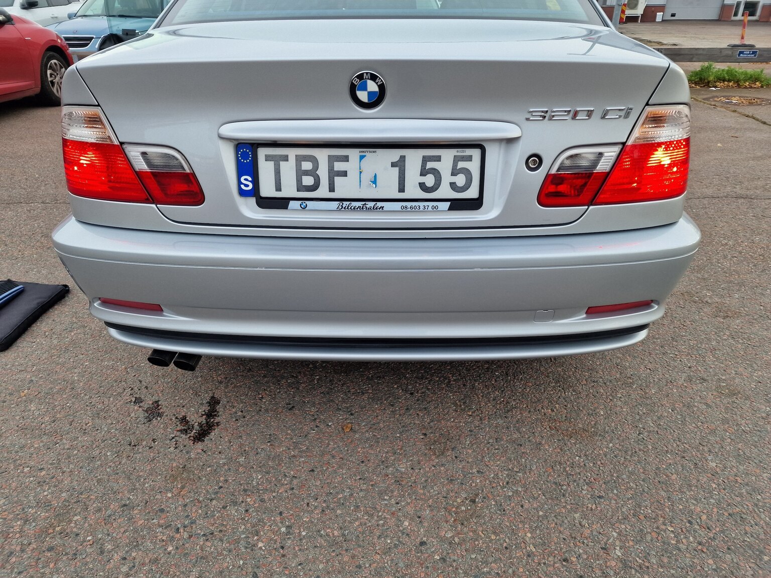 Exterior image of 2002 BMW 320Ci