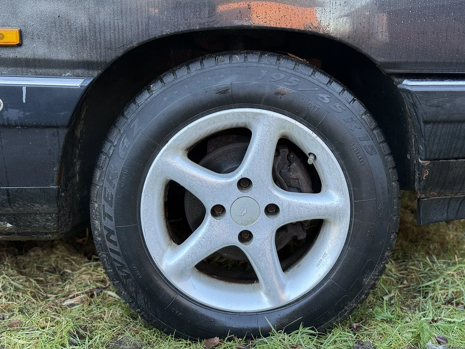 Exteriörbild på 1990 Audi 100 Avant (19)