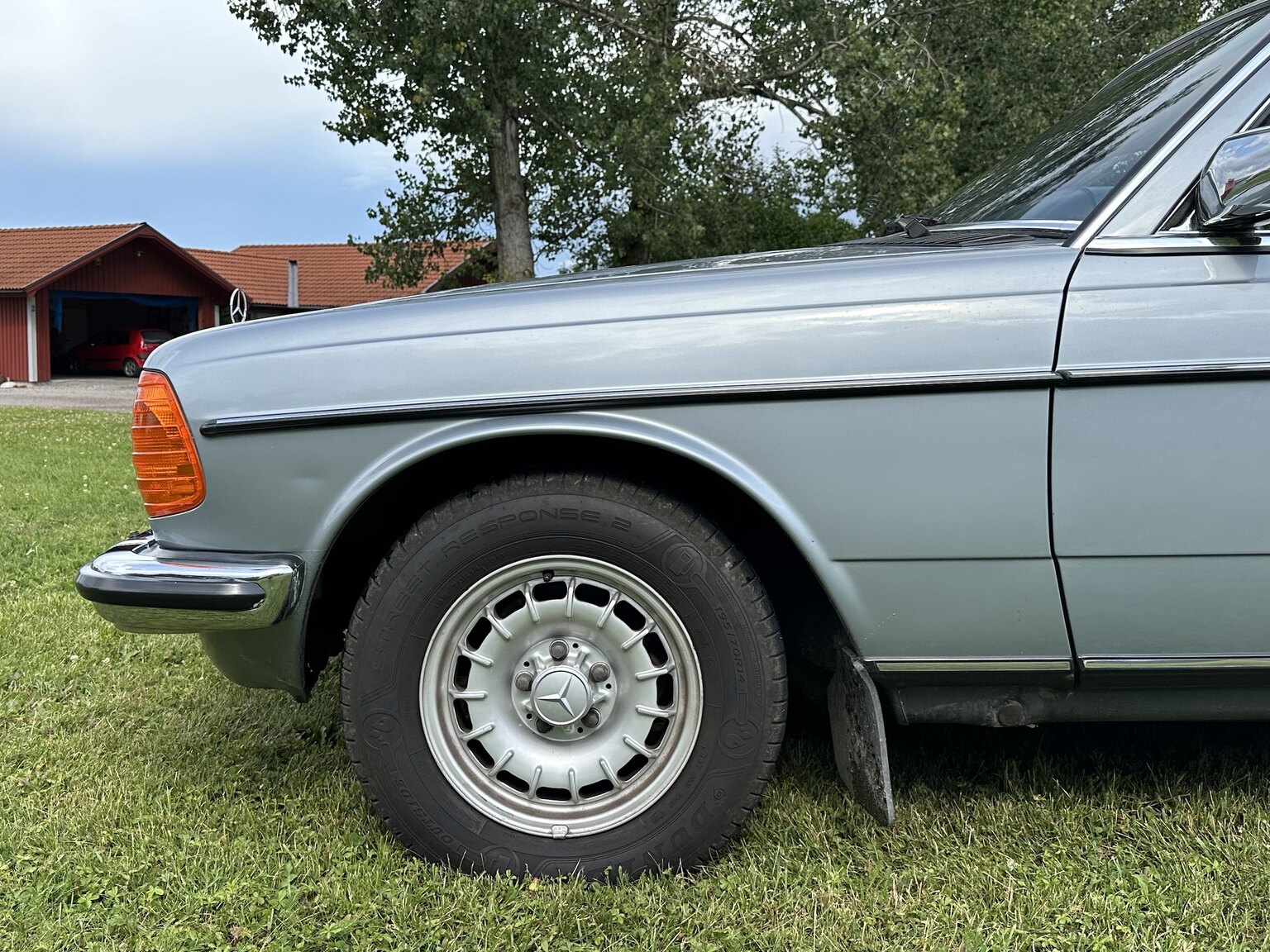 Exterior image of 1984 Mercedes-Benz 230 CE