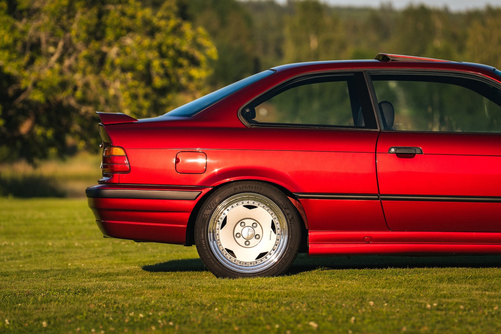Exterior image of 1992 BMW 325i Coupé "No Reserve Auction"
