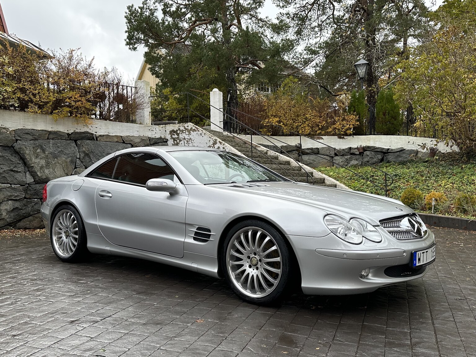 Exteriörbild på 2005 Mercedes-Benz SL 350