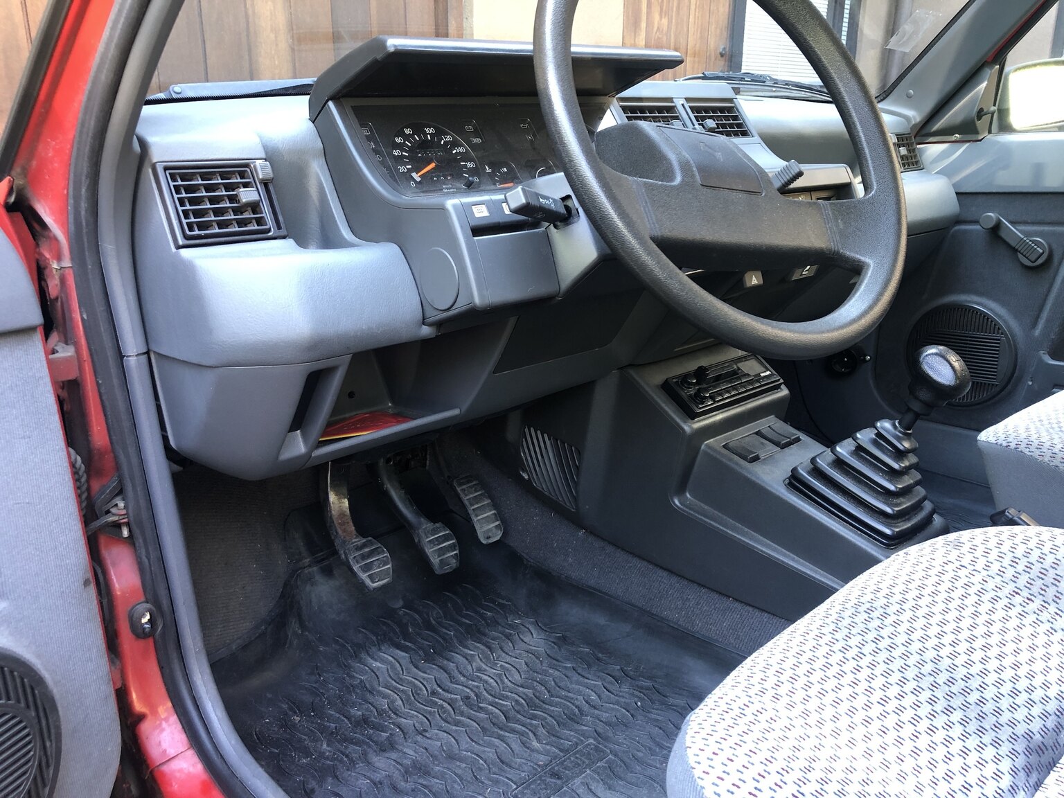 Innenraumfoto von 1990 Renault 5 (13)