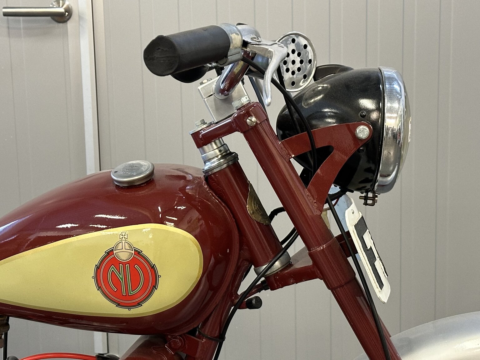 Exterior image of 1950 NV 125