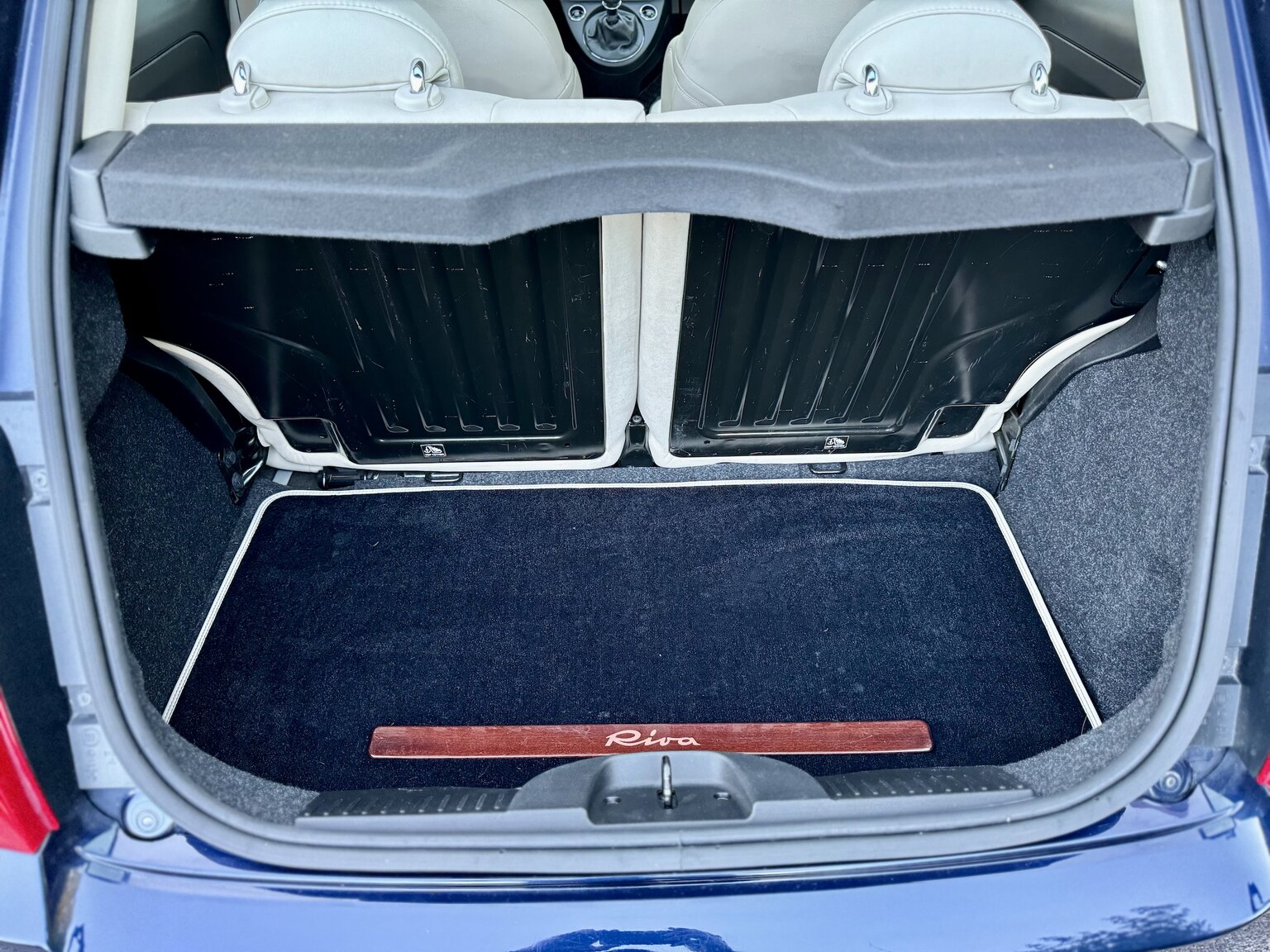 Interiörbild 2017 Fiat 500 Riva