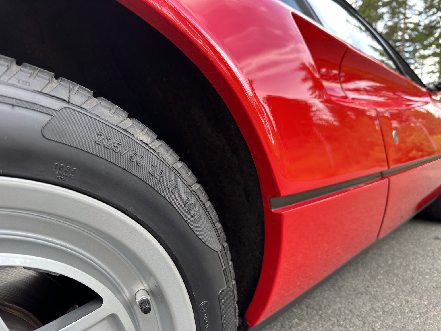 Exteriörbild på 1988 Ferrari 328 GTB