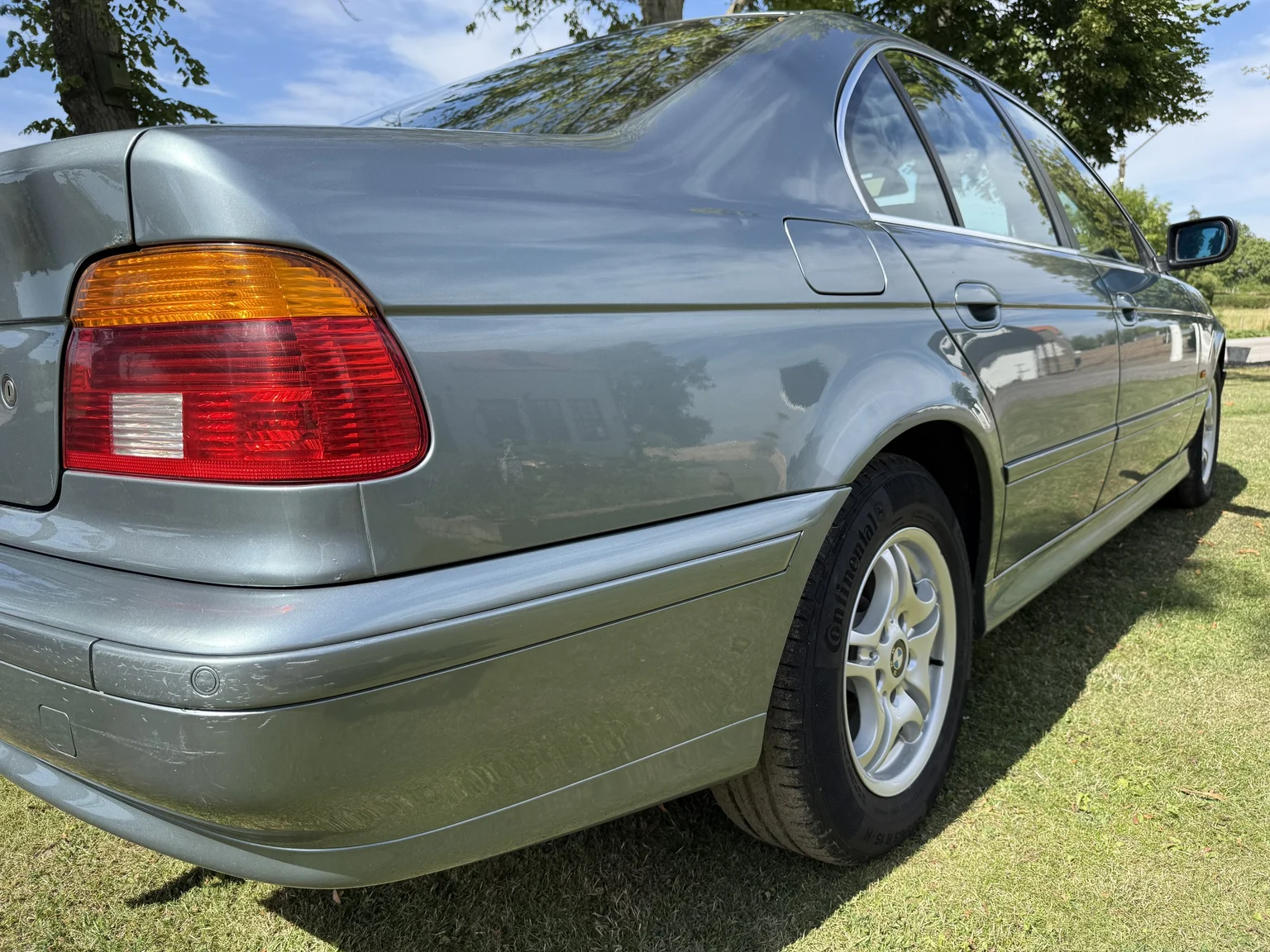 Aussenfoto 2003 BMW 525d Sedan (42)
