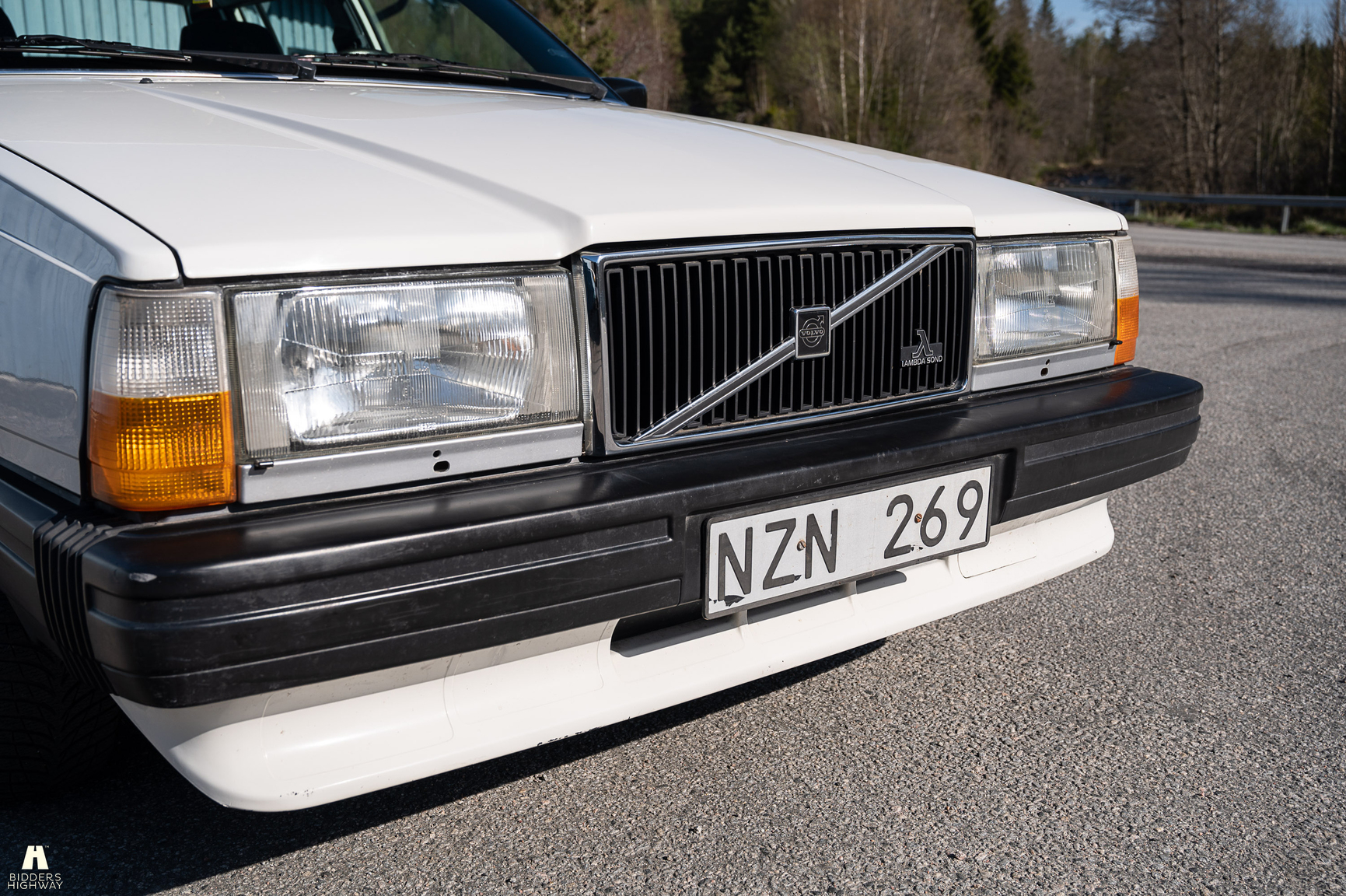 Exterior image of 1988 Volvo 740 GL (25)