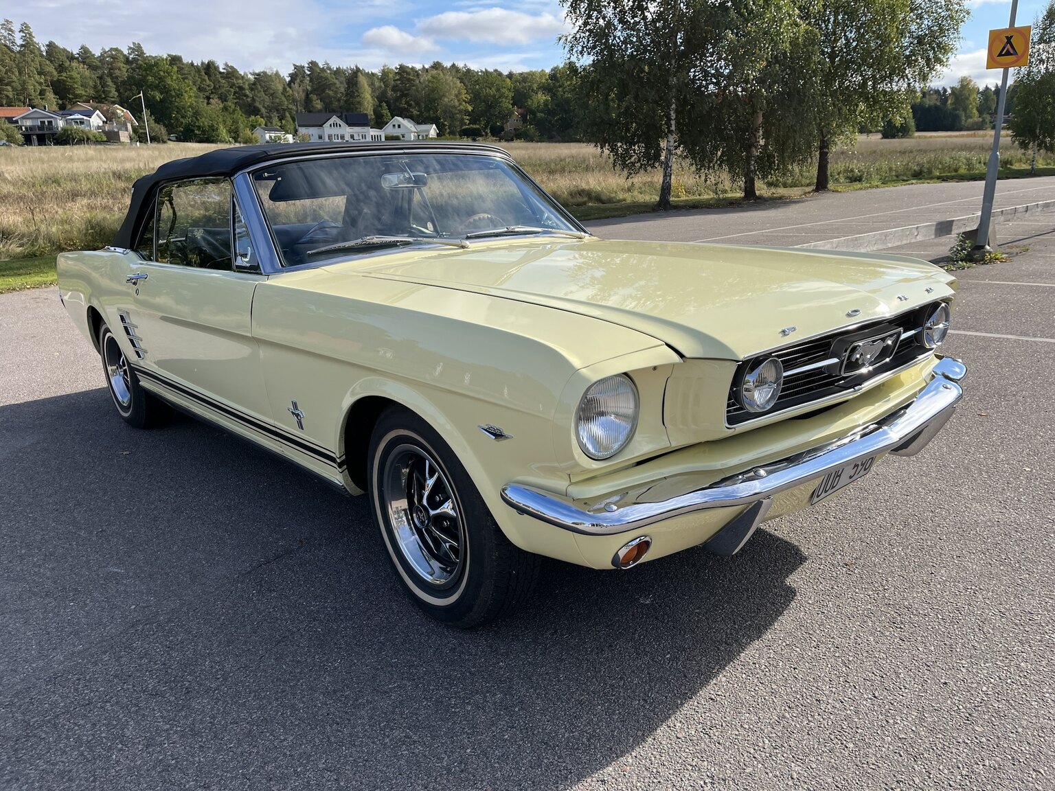Exteriörbild på 1966 Ford Mustang Cabriolet 289cui