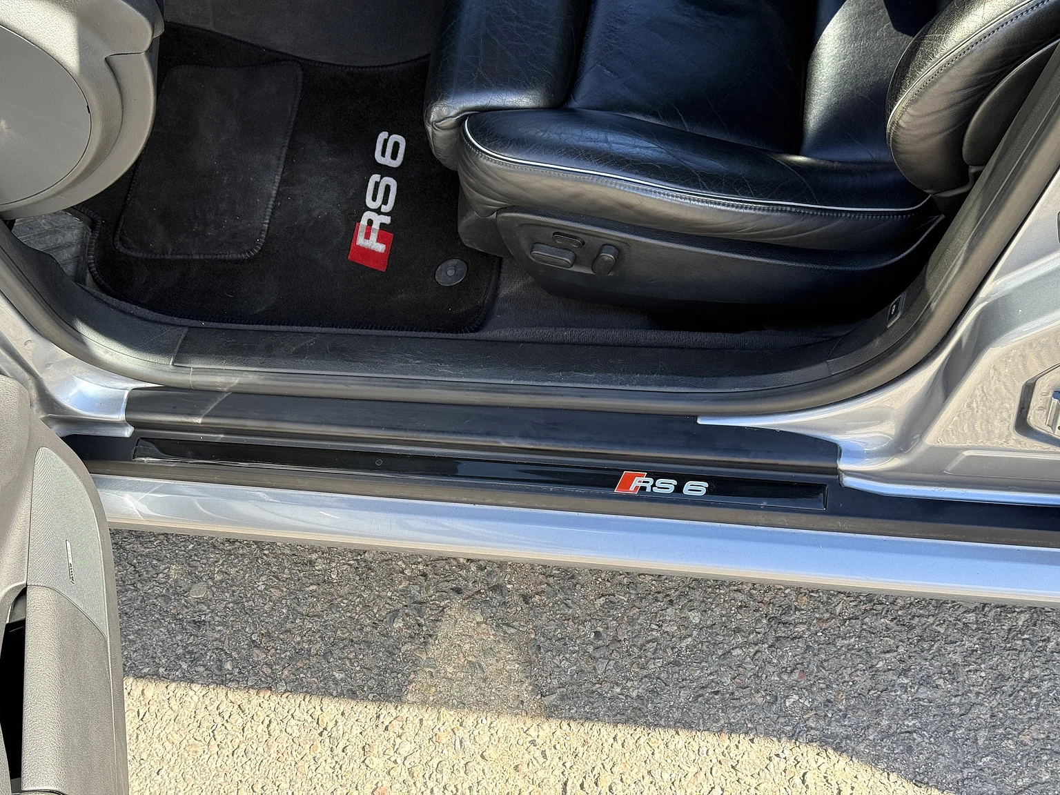 Innenraumfoto von 2002 Audi RS 6 Avant (10)