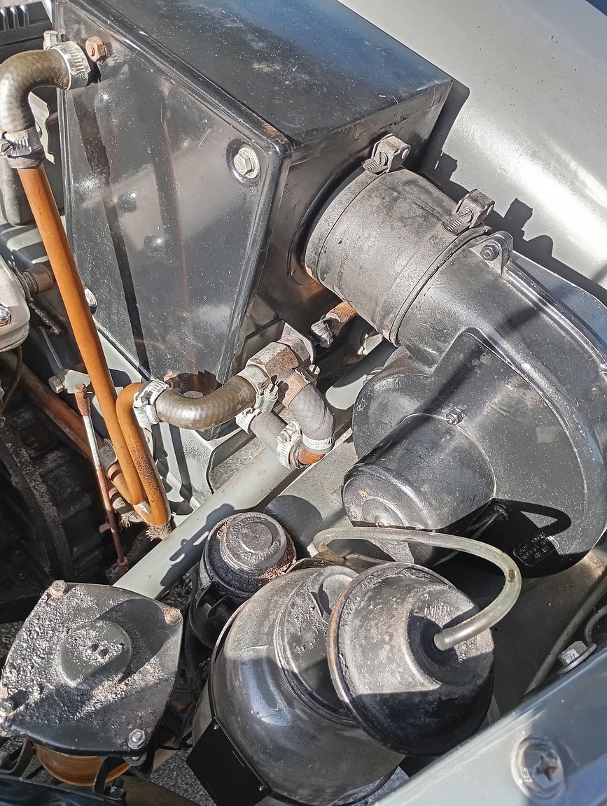 Image of 1954 Jaguar Mark VII mechanics