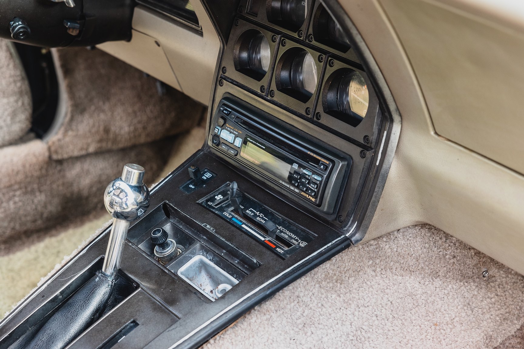 Innenraumfoto von 1982 Chevrolet Corvette Collector Edition