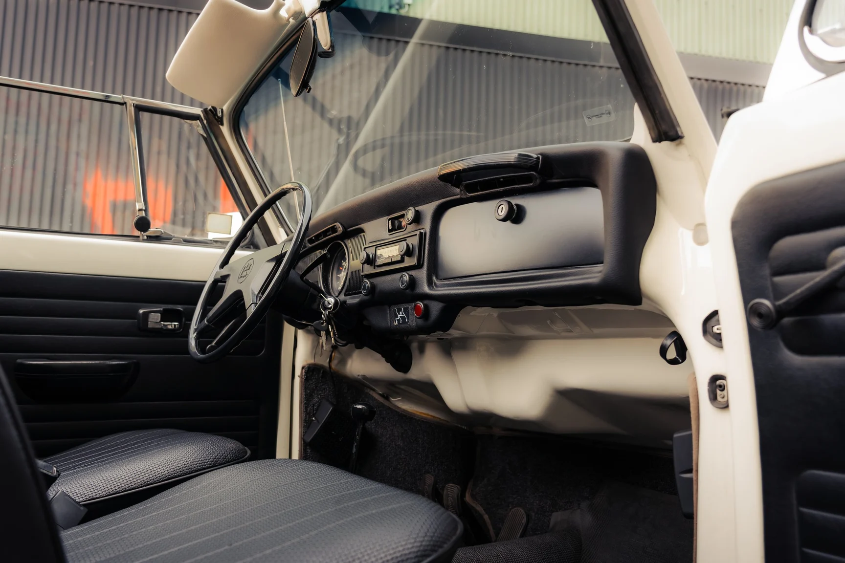 Innenraumfoto von 1972 Volkswagen 1302 S Cabriolet (34)