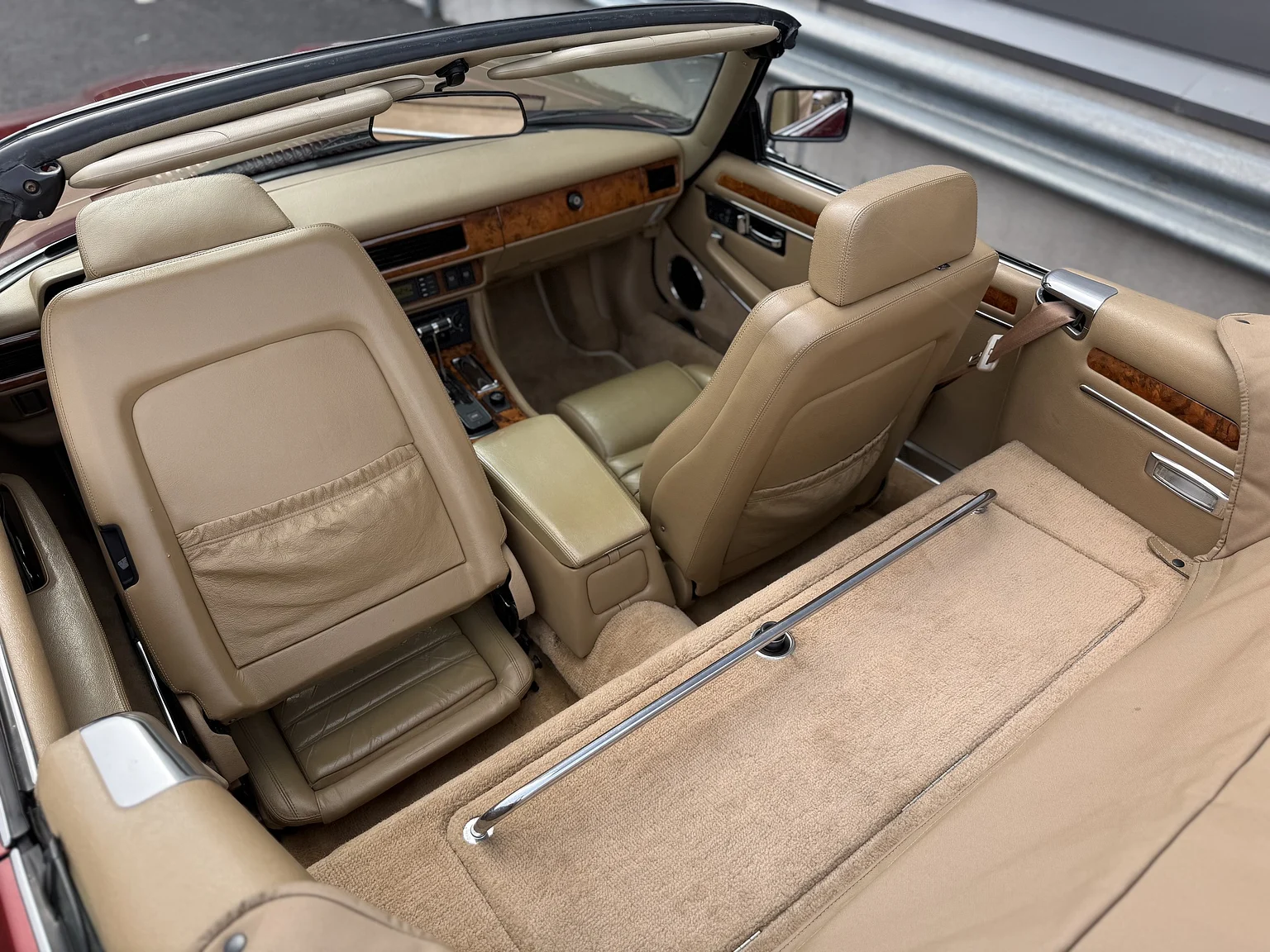 Interior image of 1993 Jaguar XjS Cabriolet (17)