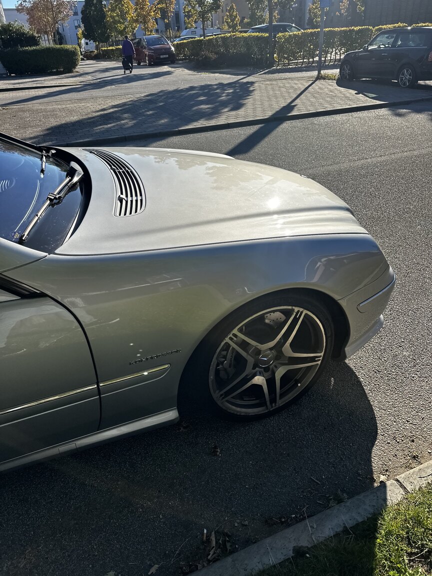 Exterior image of 2004 Mercedes-Benz CL 55 AMG