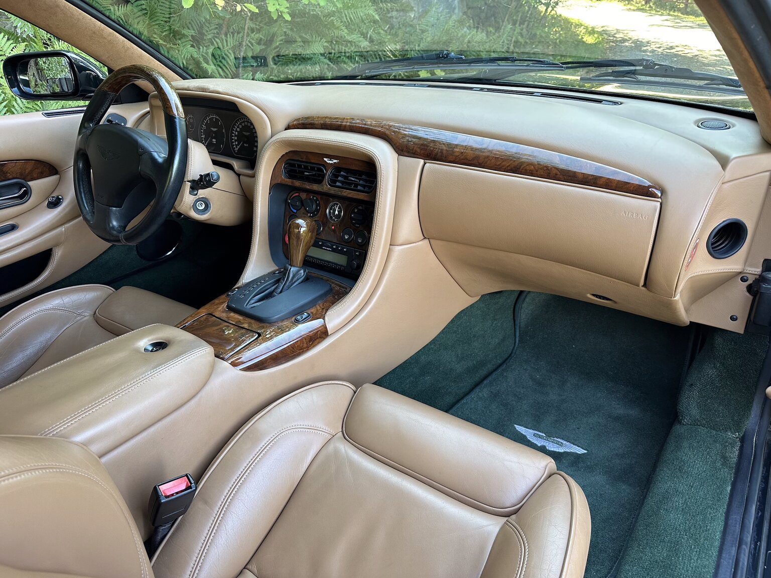 Interior image of 2003 Aston Martin DB7