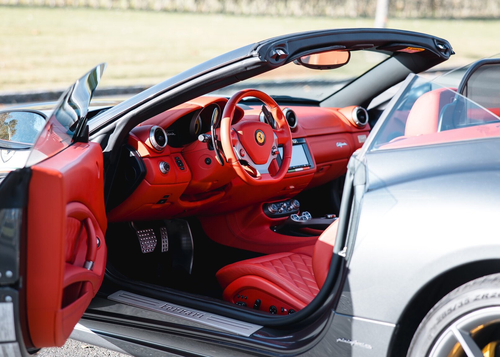 Interior image of 2011 Ferrari California 