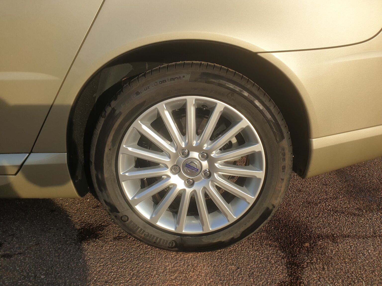 Exteriörbild på 2008 Volvo S80 2.5T
