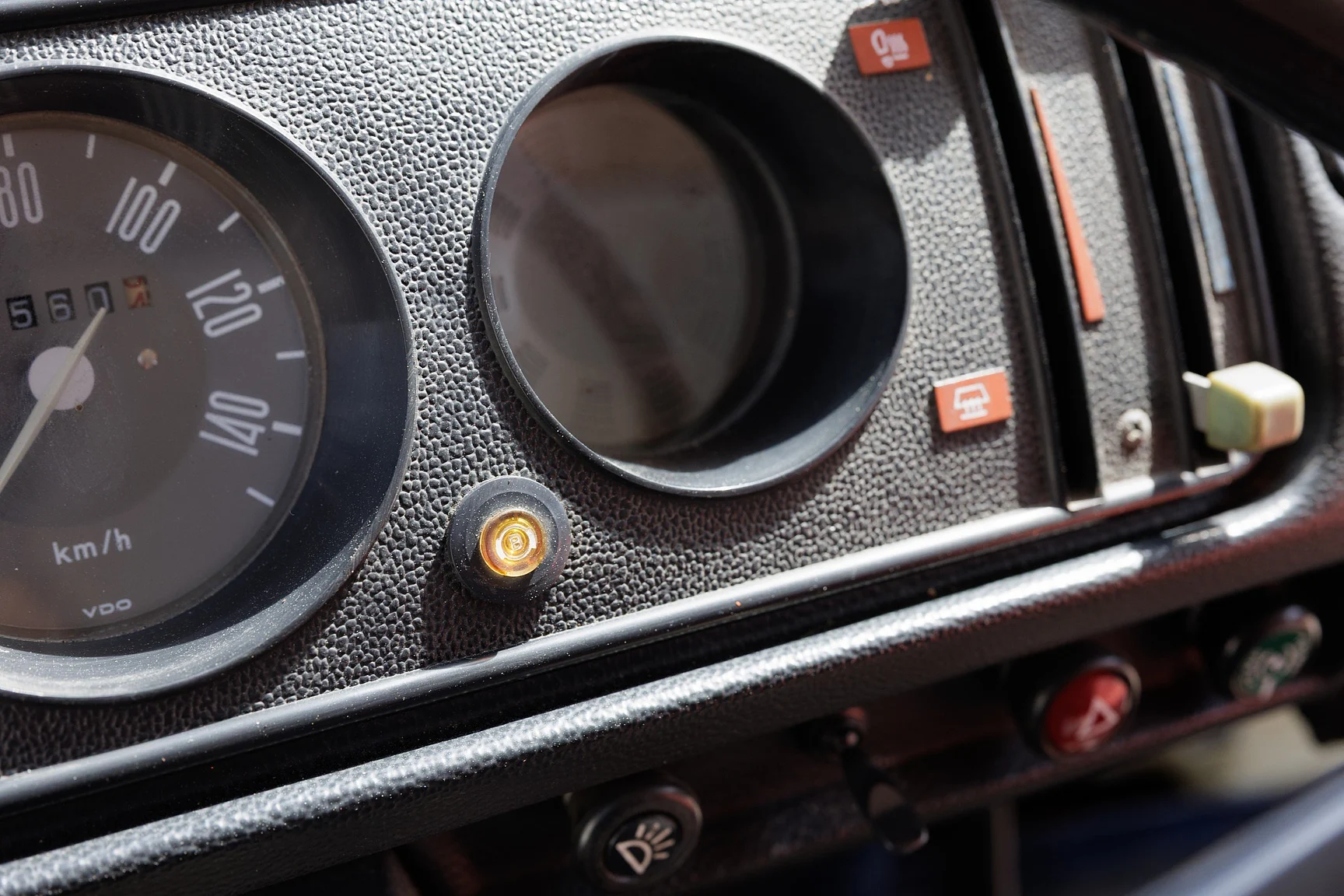 Interior image of 1973 Volkswagen Typ 2 Transporter T2 (30)