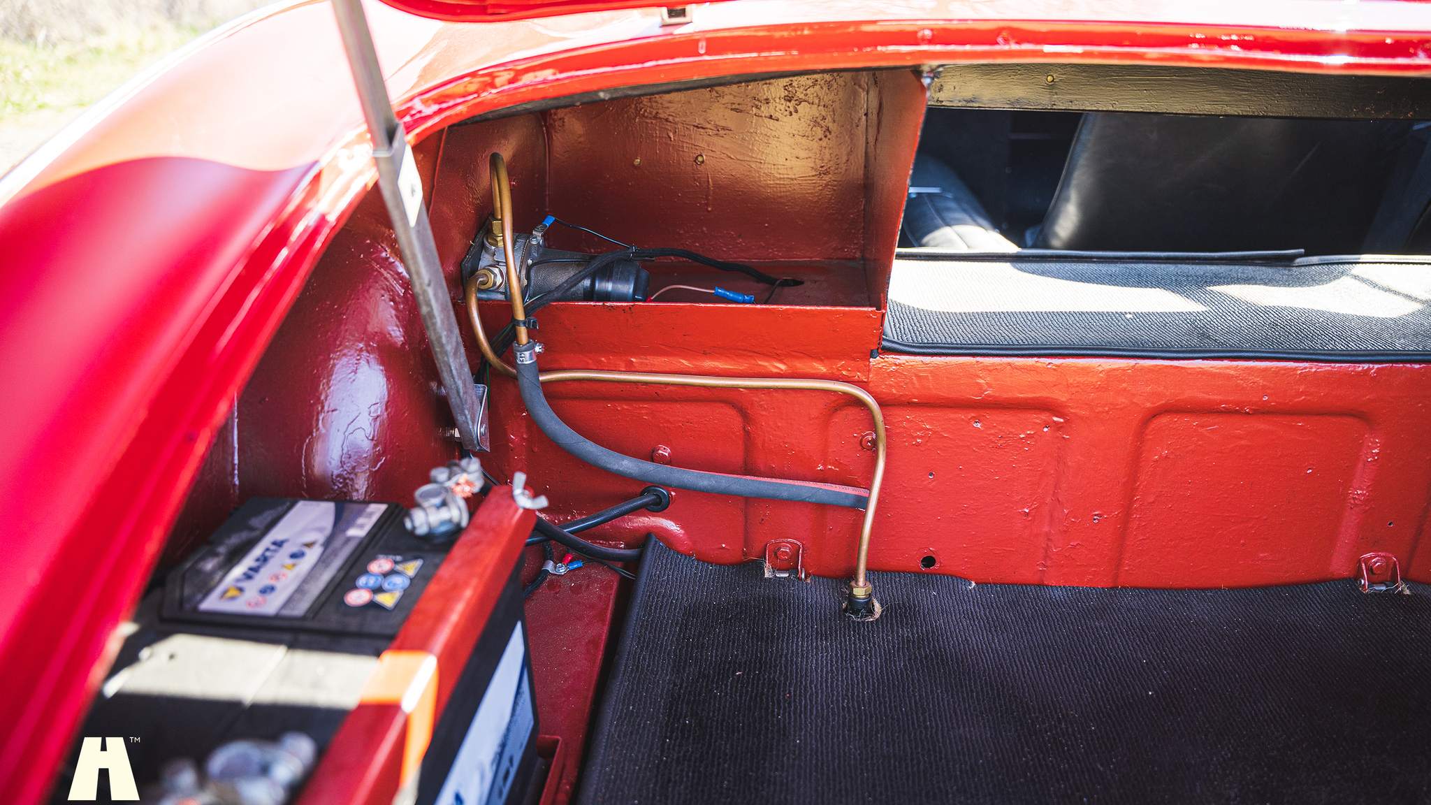 Interior image of 1954 Austin Healey 100 BN1 (36)