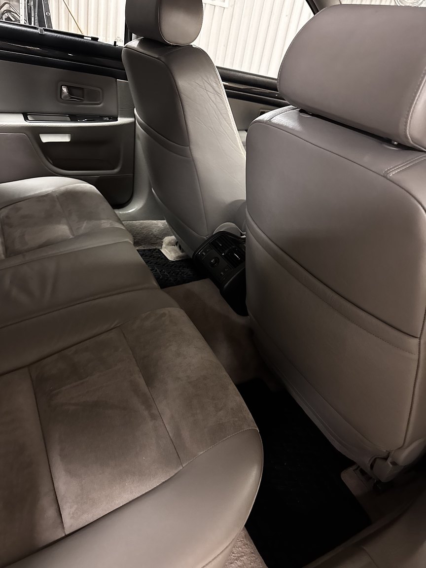 Interiörbild 1999 Audi S8 4.2 Quattro