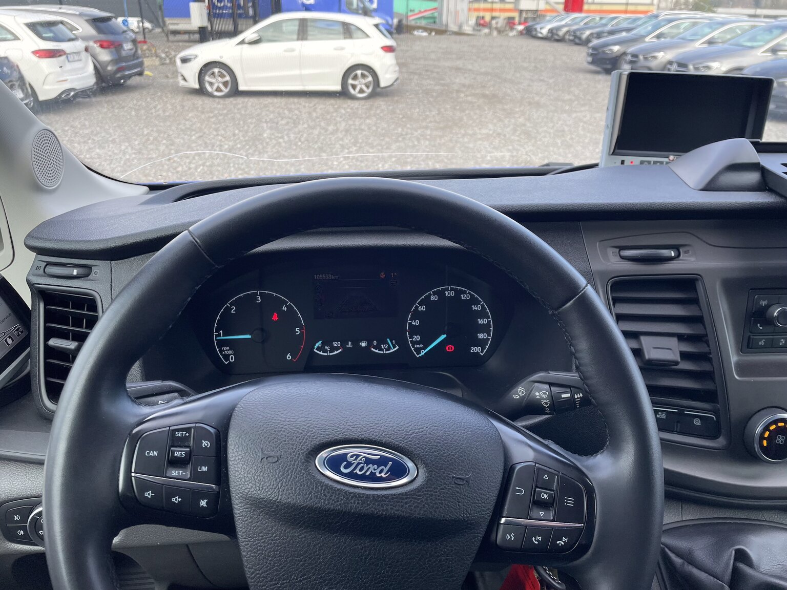 Interiörbild 2022 Ford Transit fordonstransport
