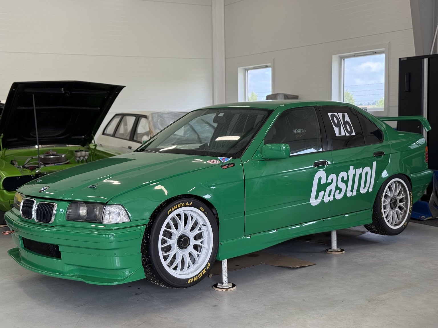 Exterior image of 1993 BMW E36 Super Touring