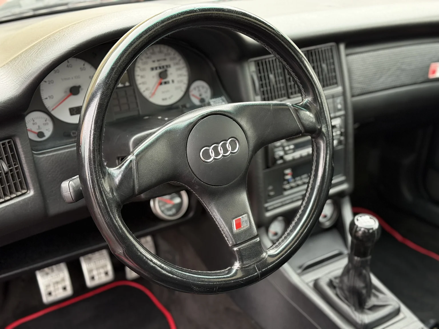 Innenraumfoto von 1991 Audi S2 Abt (9)