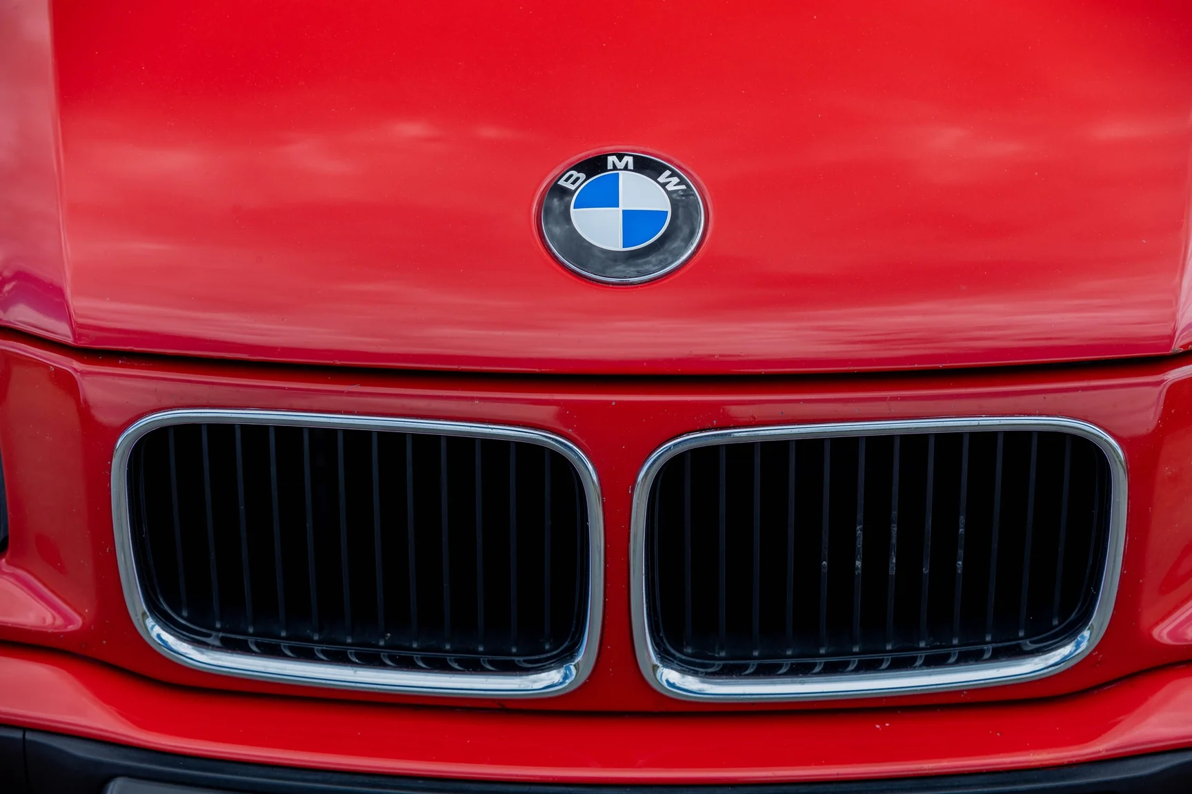 Exterior image of 1994 BMW 325i Convertible (13)
