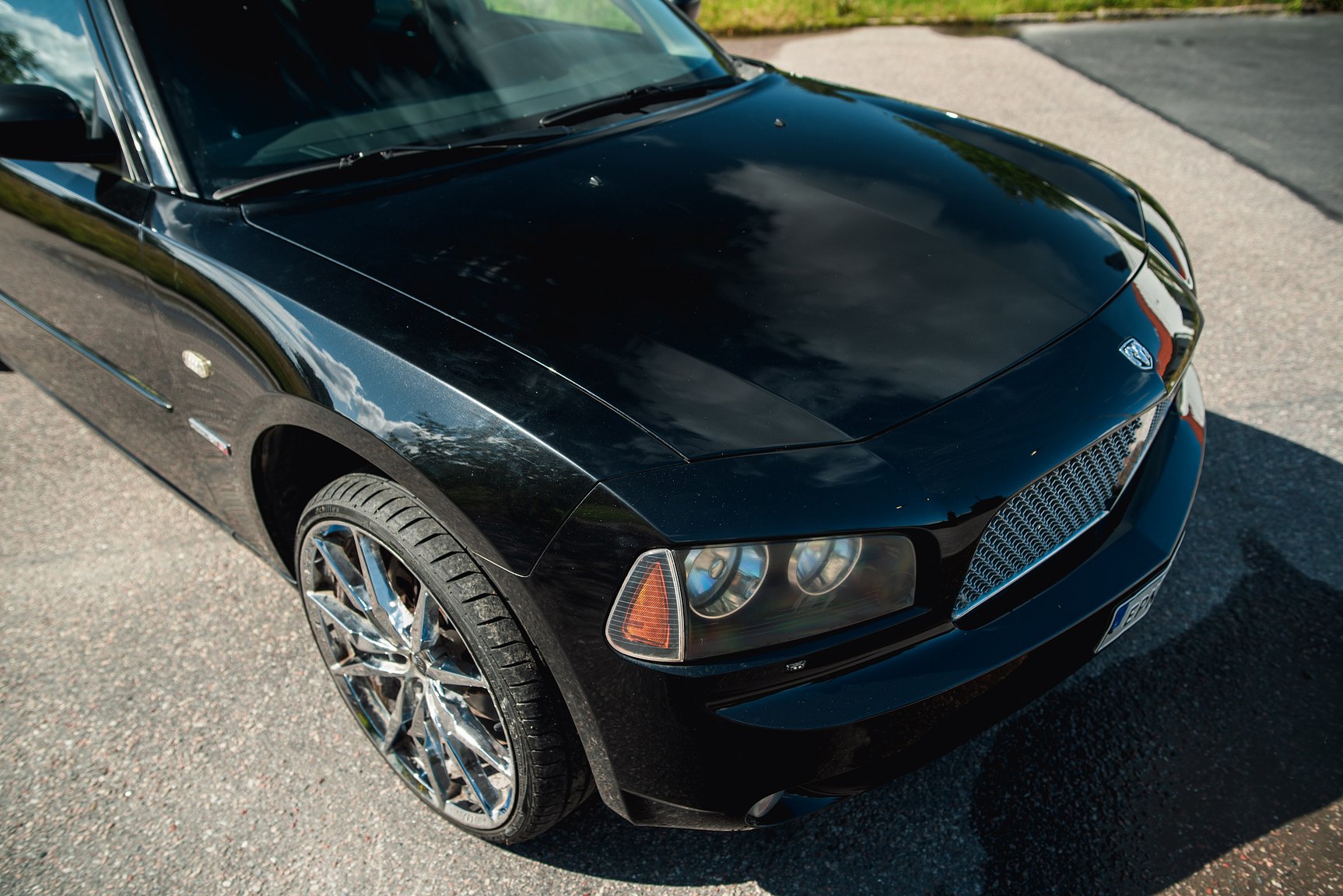 Exterior image of 2007 Dodge Charger 5.7 V8 HEMI 