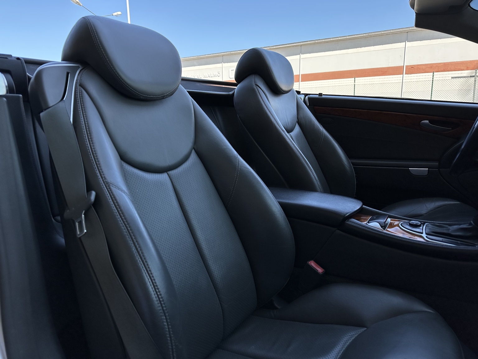 Innenraumfoto von 2002 Mercedes SL 500 (27)