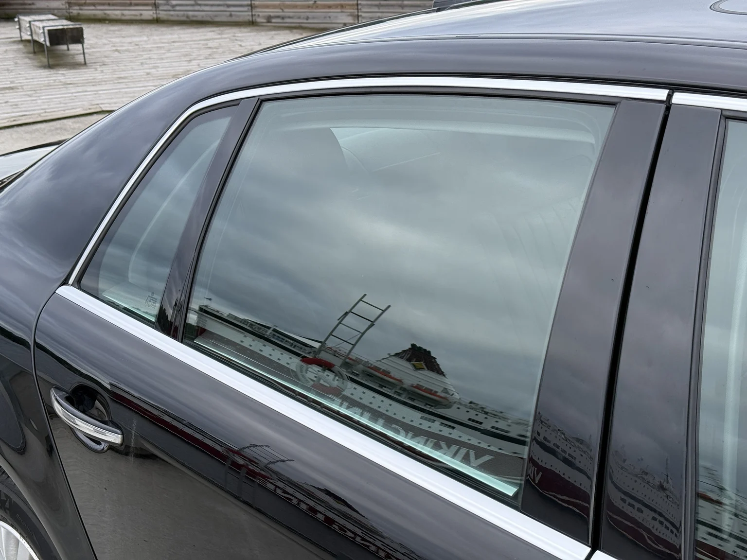 Exterior image of 2013 Volkswagen Phaeton 3.0 TDI (39)