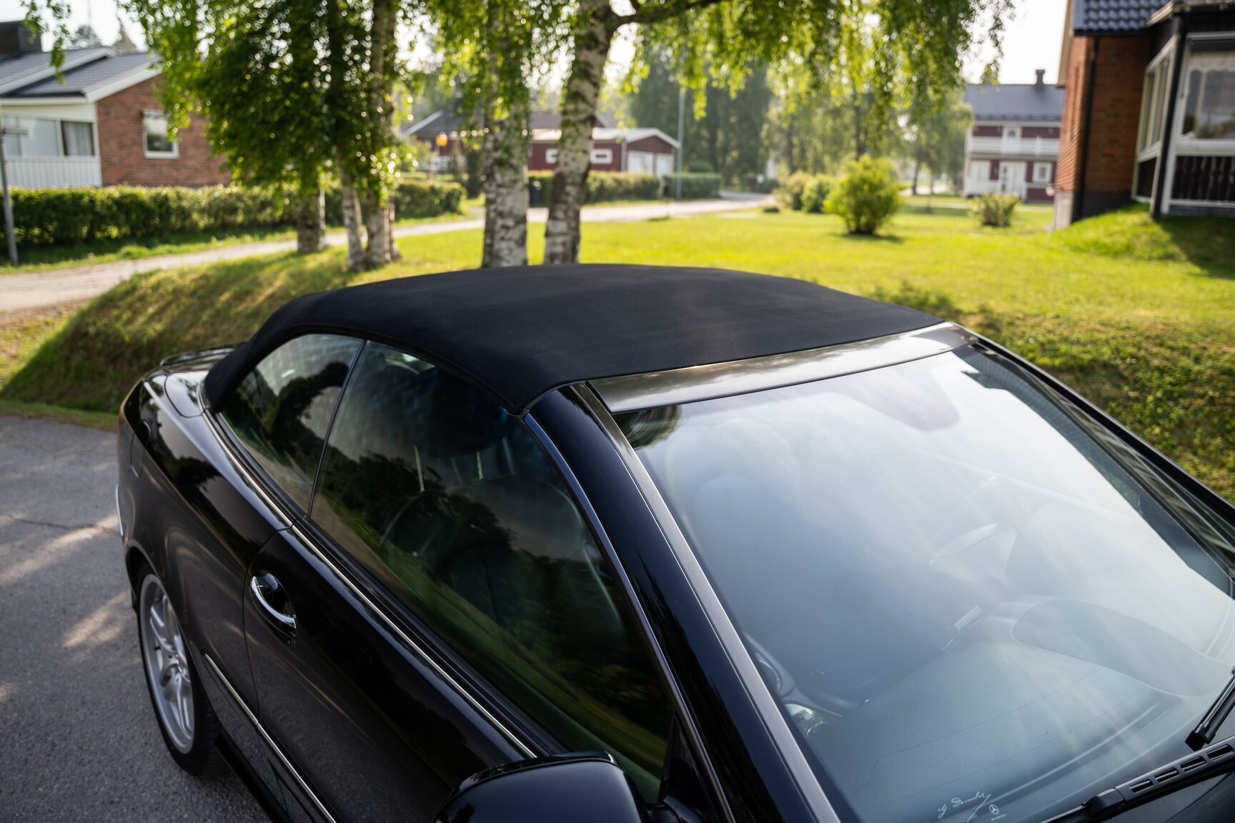 Exterior image of 2009 Mercedes-Benz CLK 550