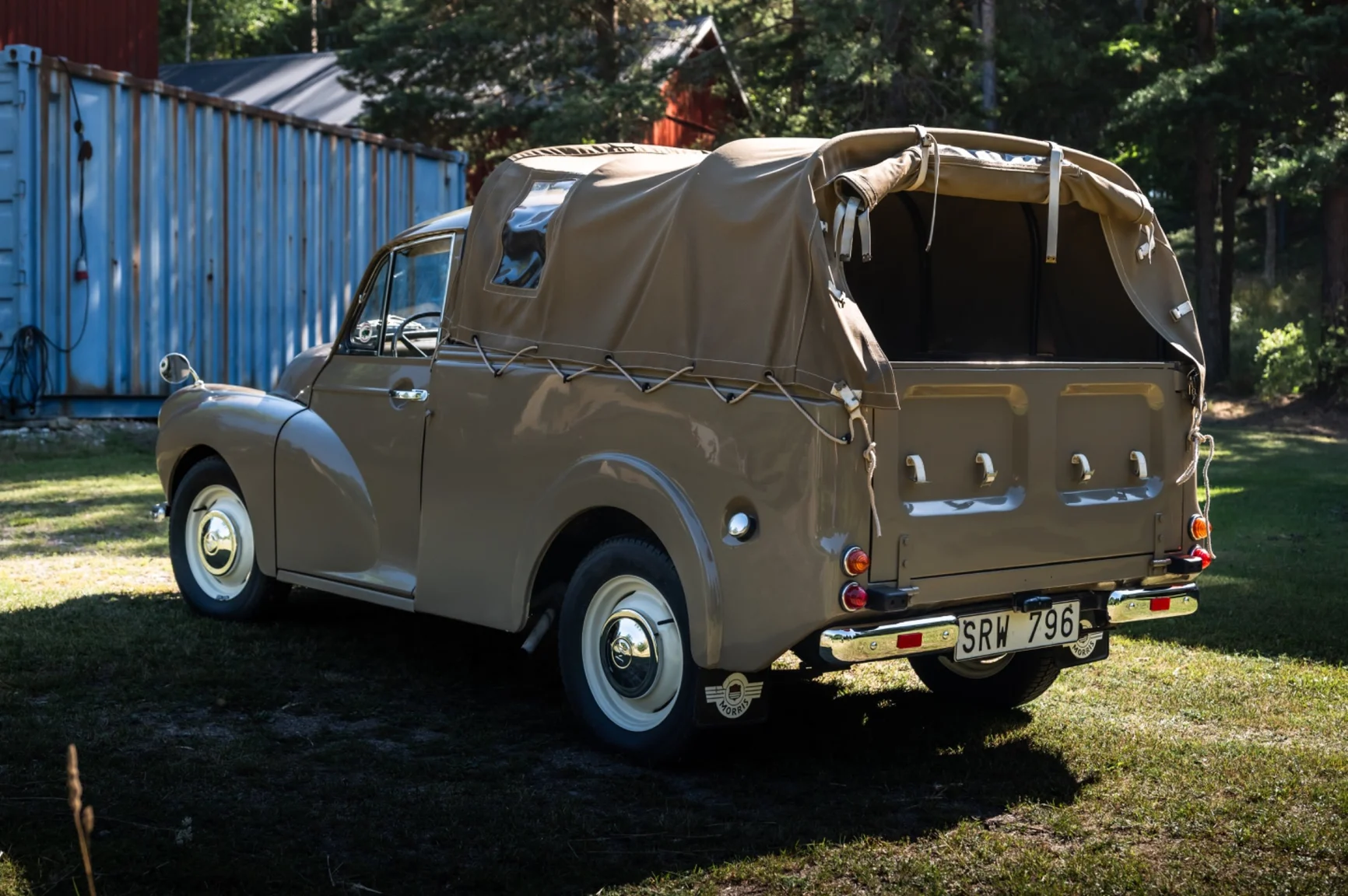 Exterior image of 1971 Morris Minor 1000 (6)