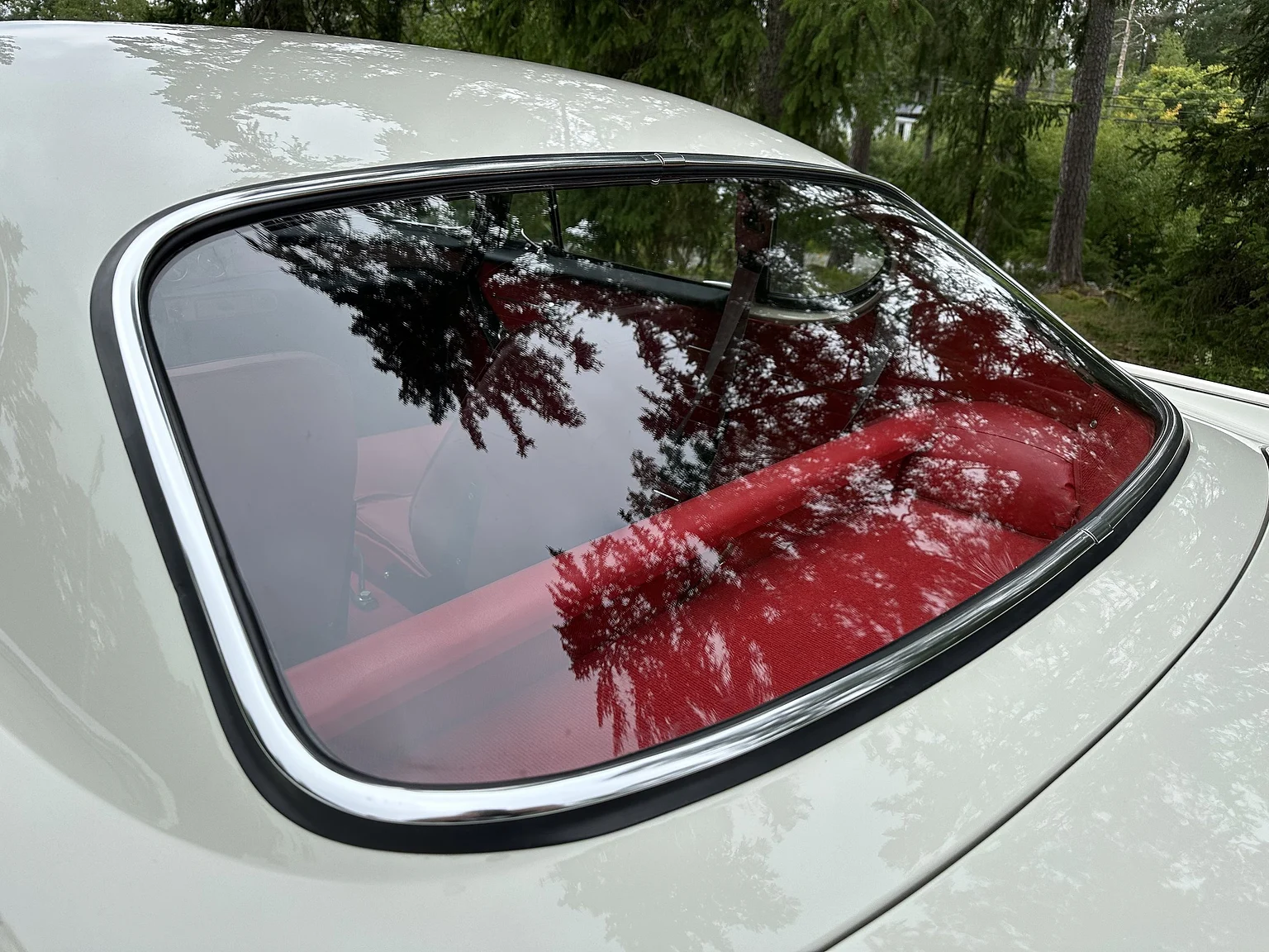 Exterior image of 1964 Volvo P1800S (69)