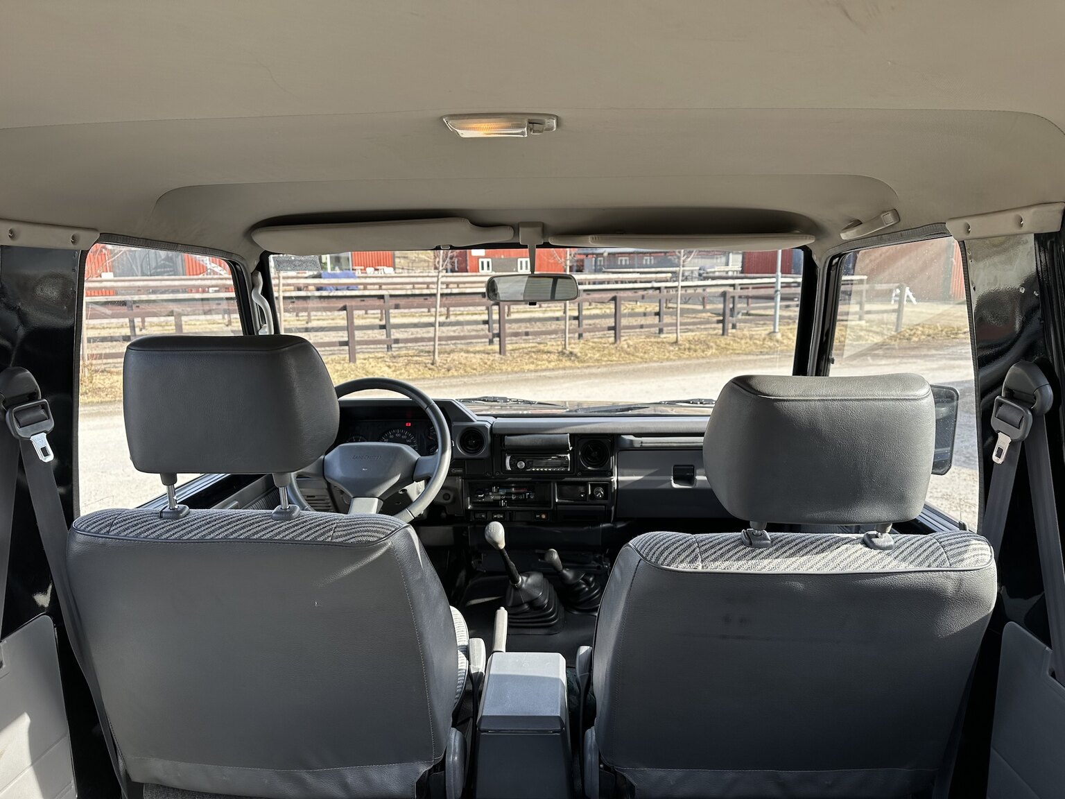 Interior image of 1993 Toyota Land Cruiser Serie 70