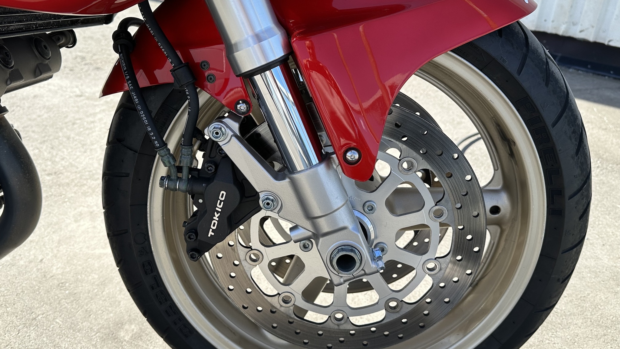 Exteriörbild på 1999 Suzuki TL1000S