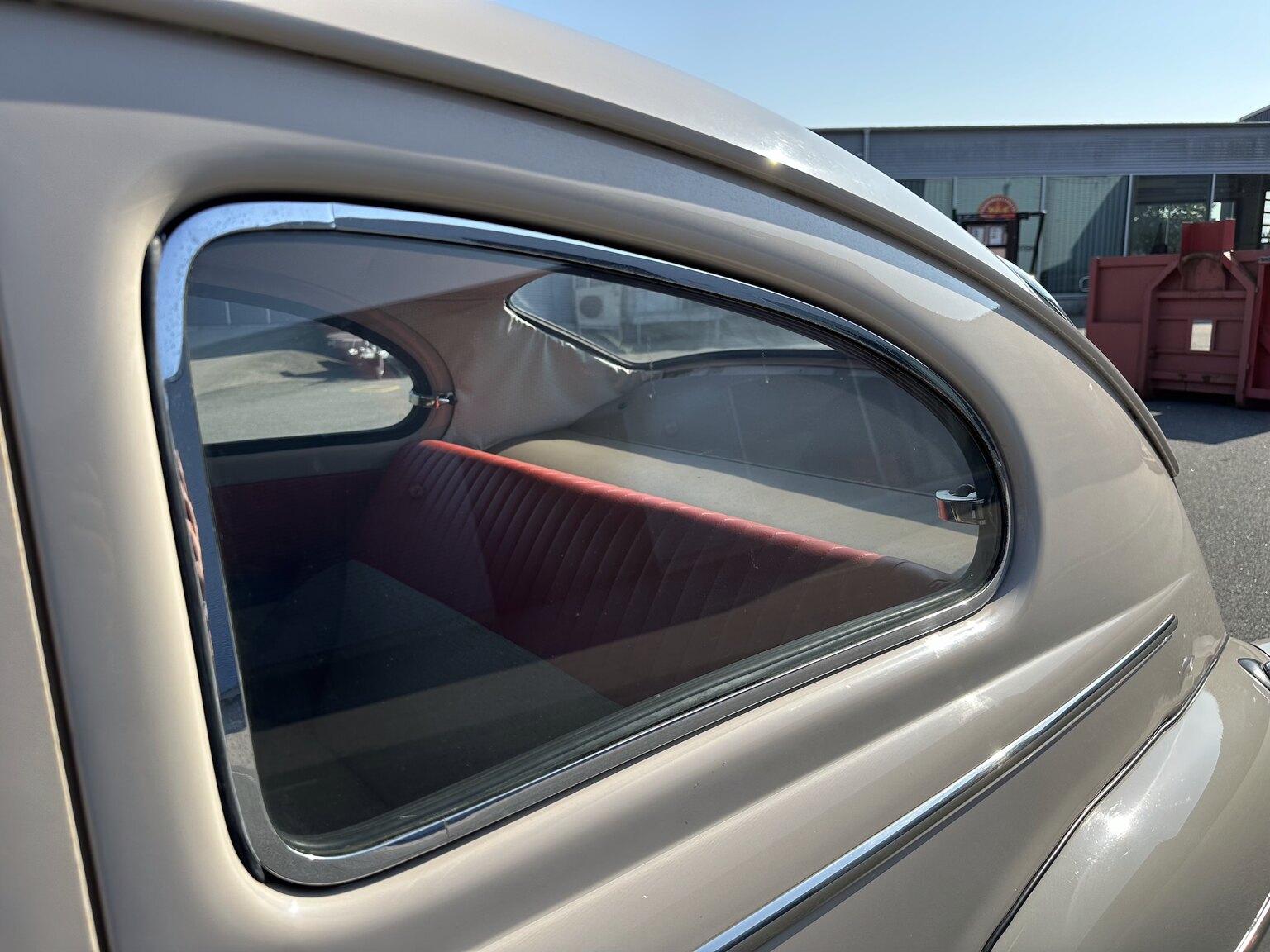 Exteriörbild på 1960 Volvo PV 544A