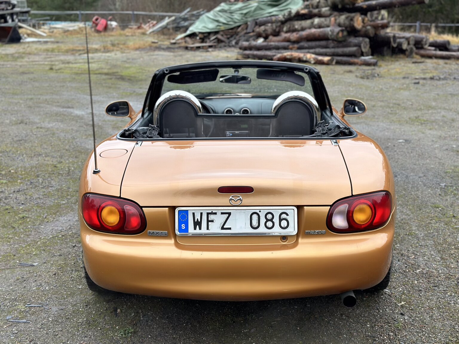 Exteriörbild på 1998 Mazda Miata MX-5 NB