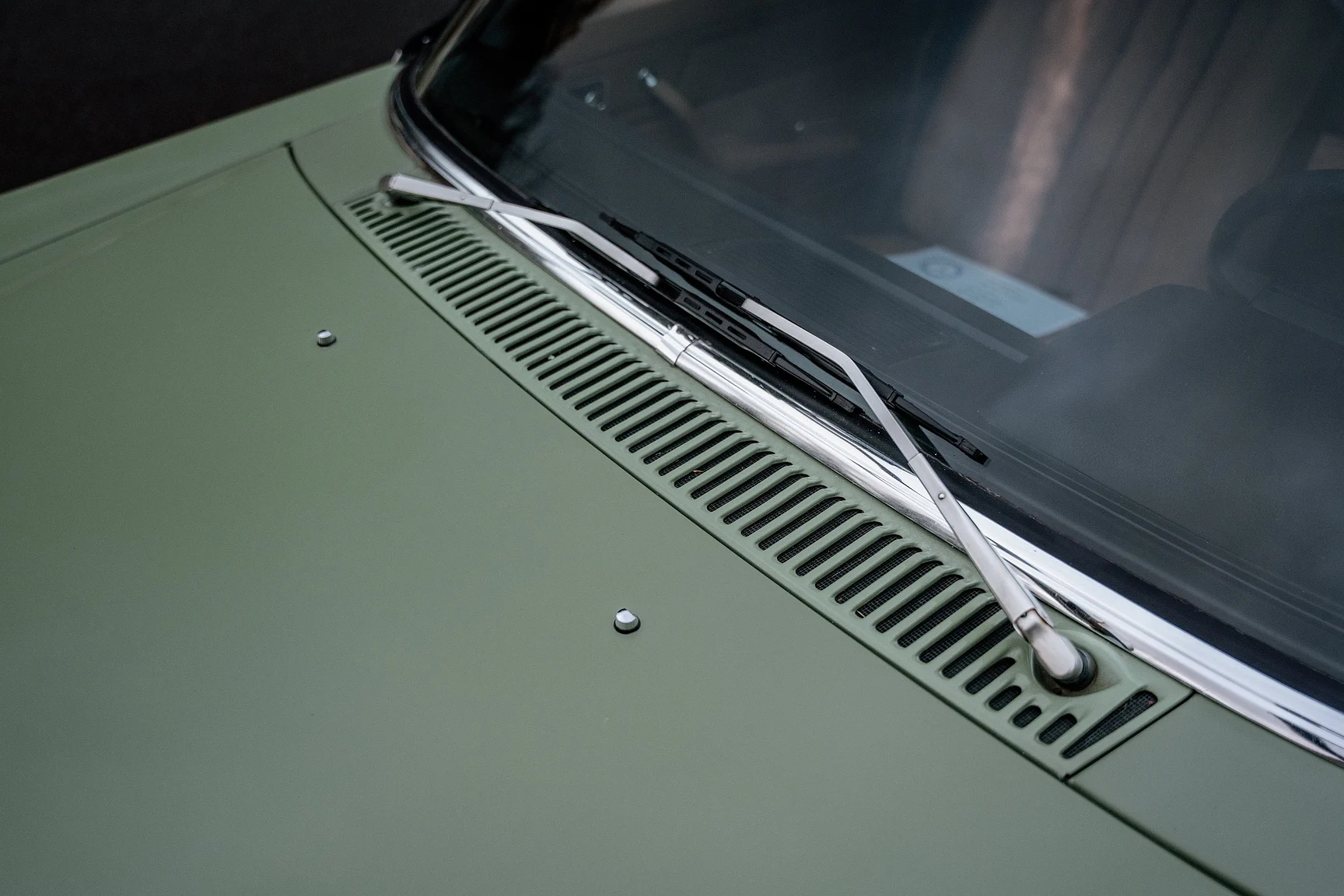 Exterior image of 1975 Mercedes-Benz 240 D 3.0 (23)