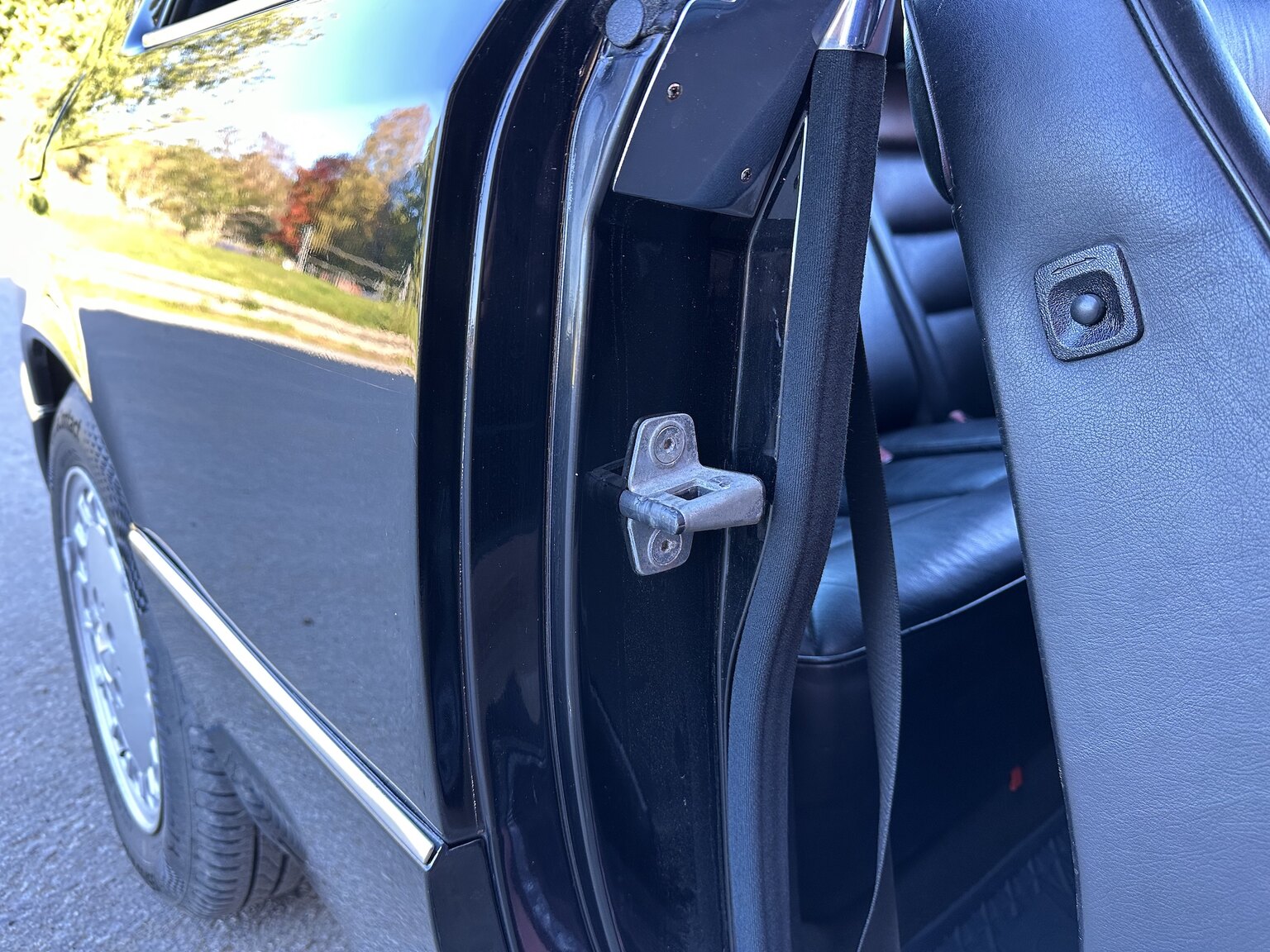 Innenraumfoto von 1990 Mercedes-Benz 300 CE 24V