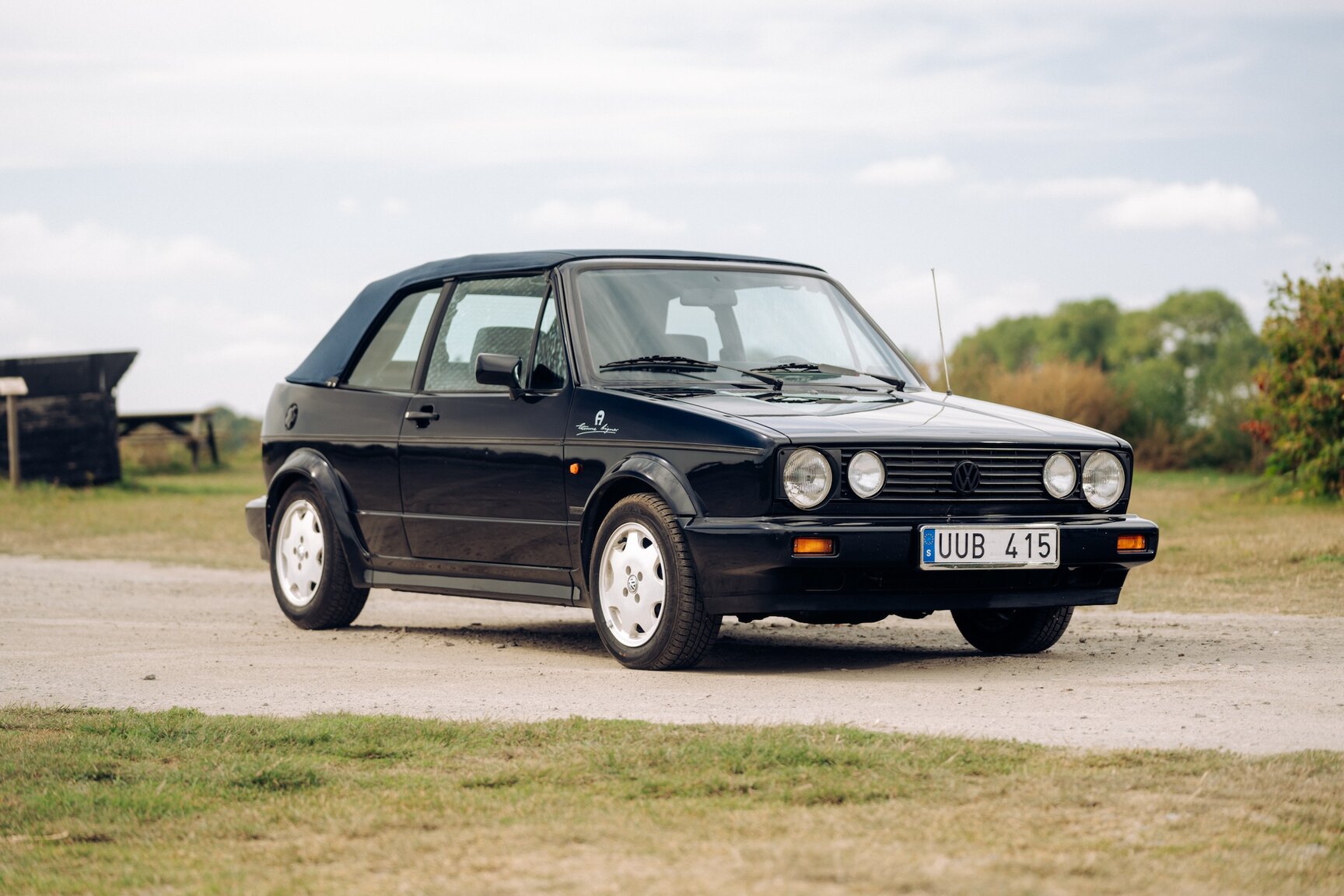 Exterior image of 1991 VW Golf Cabriolet "Etienne Aigner Edition"