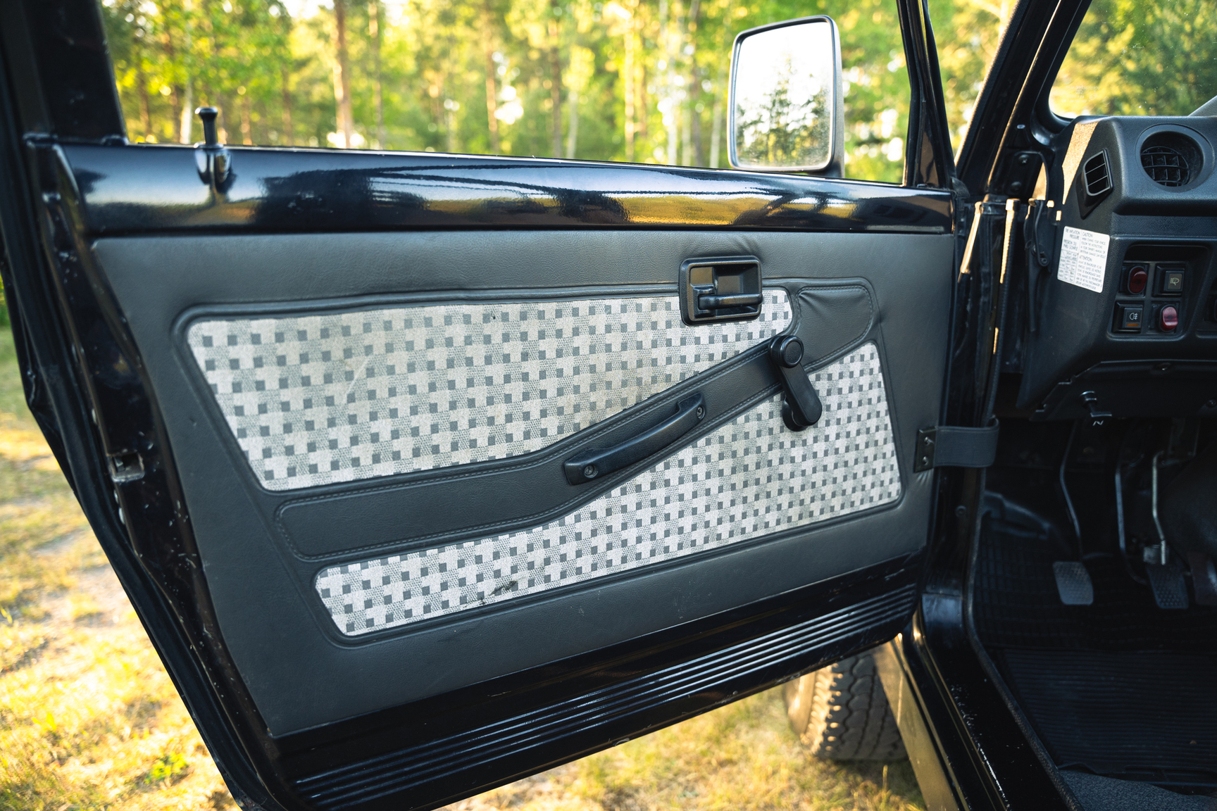 Interior image of 1987 Suzuki SJ413 long