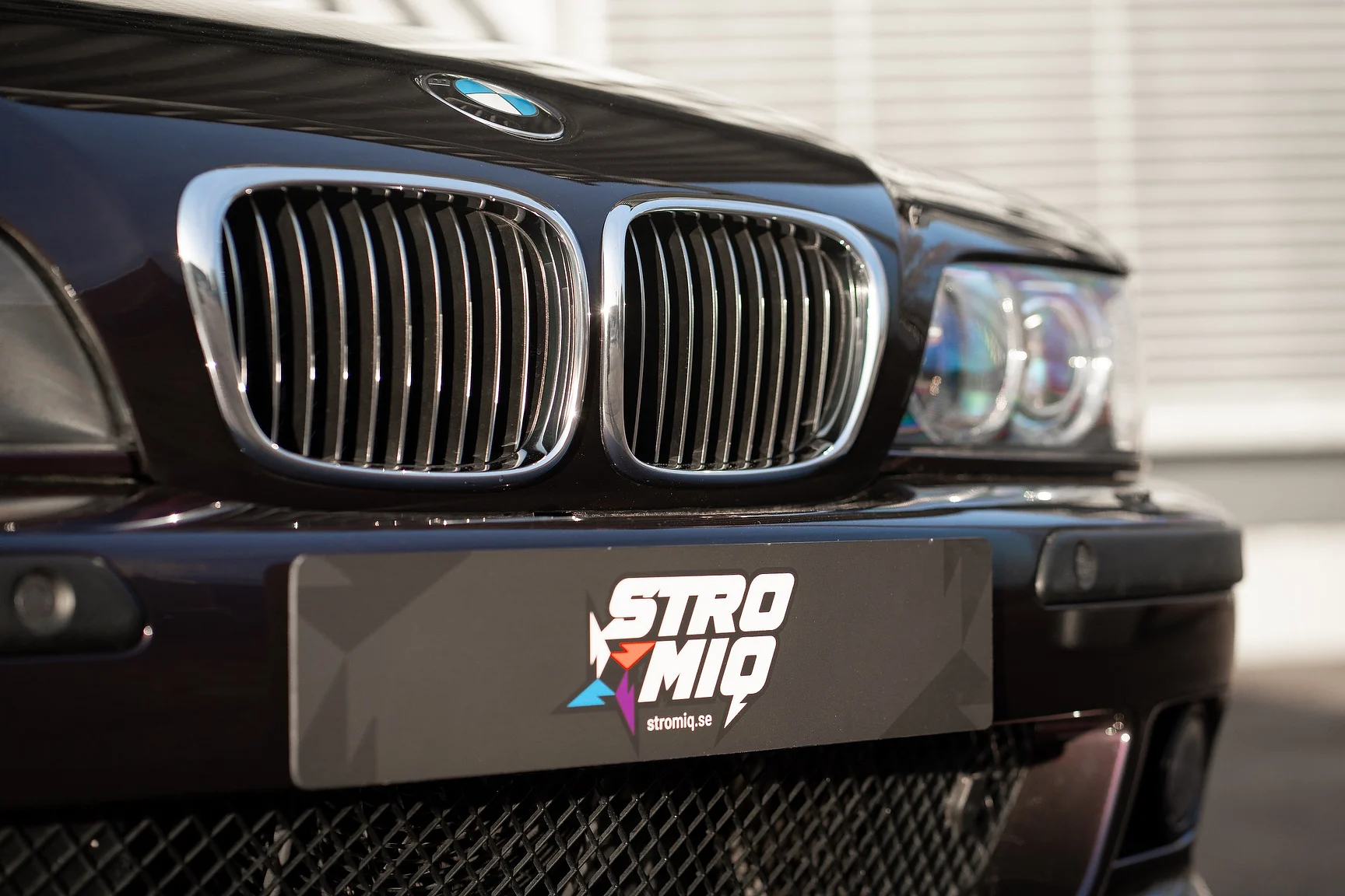 Exteriörbild på 2002 BMW M5 E39 (8)